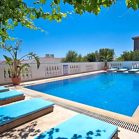 Otel Ionic Çeşme