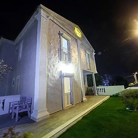 Otel Ionic Çeşme