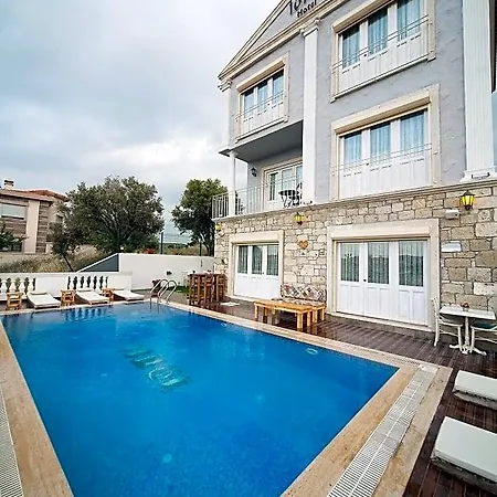 Otel Ionic Çeşme